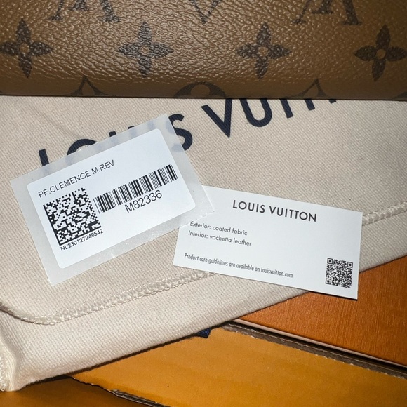 Authentic Louis Vuitton Wallet - Picture 9 of 15